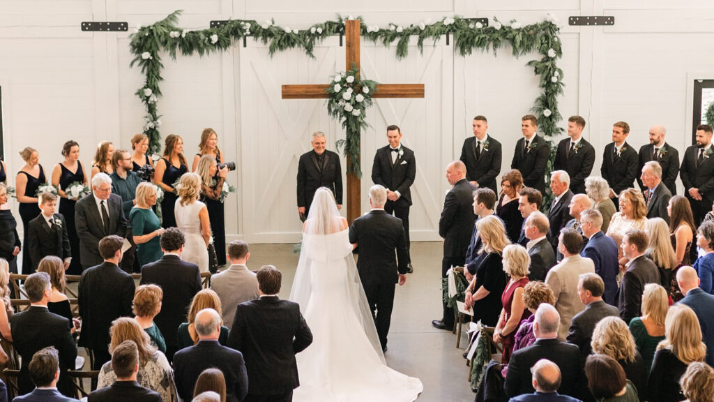 Pros and Cons of a Wedding Venue